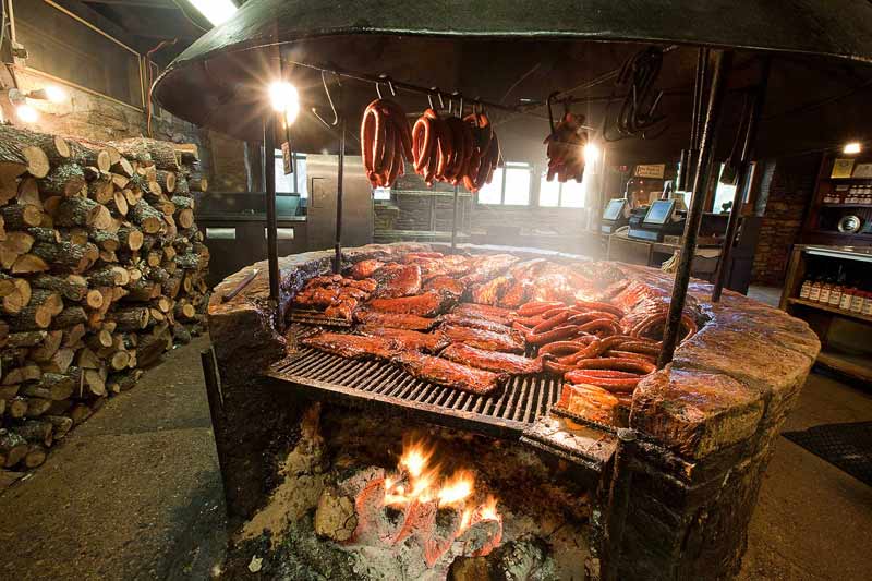 26 oz Rambler - Salt Lick BBQ